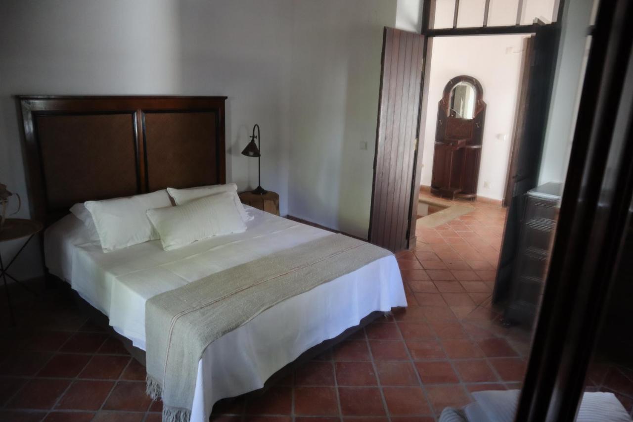 Os Agostos Bed & Breakfast Exterior photo