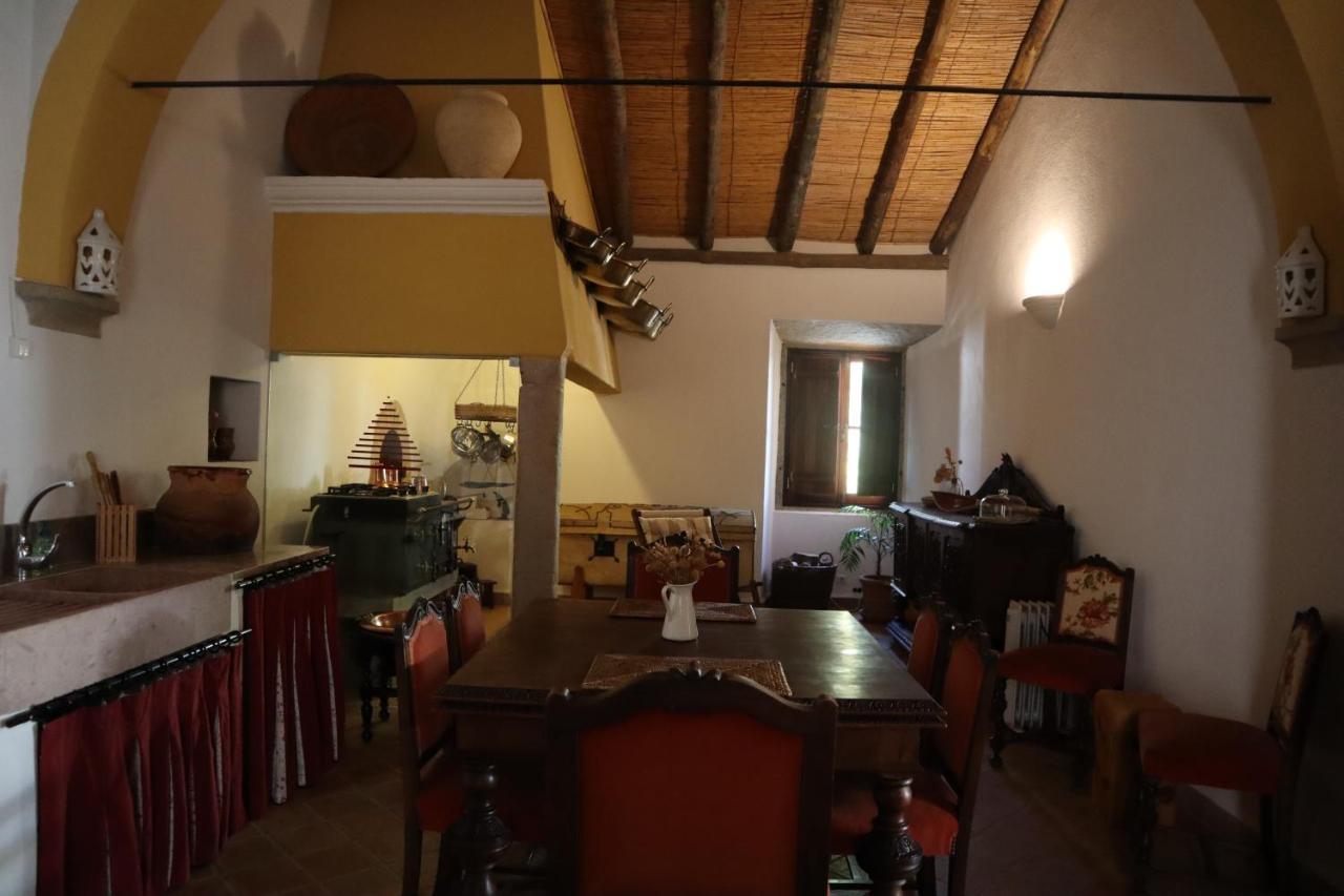 Os Agostos Bed & Breakfast Exterior photo