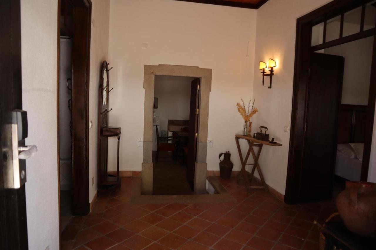 Os Agostos Bed & Breakfast Exterior photo