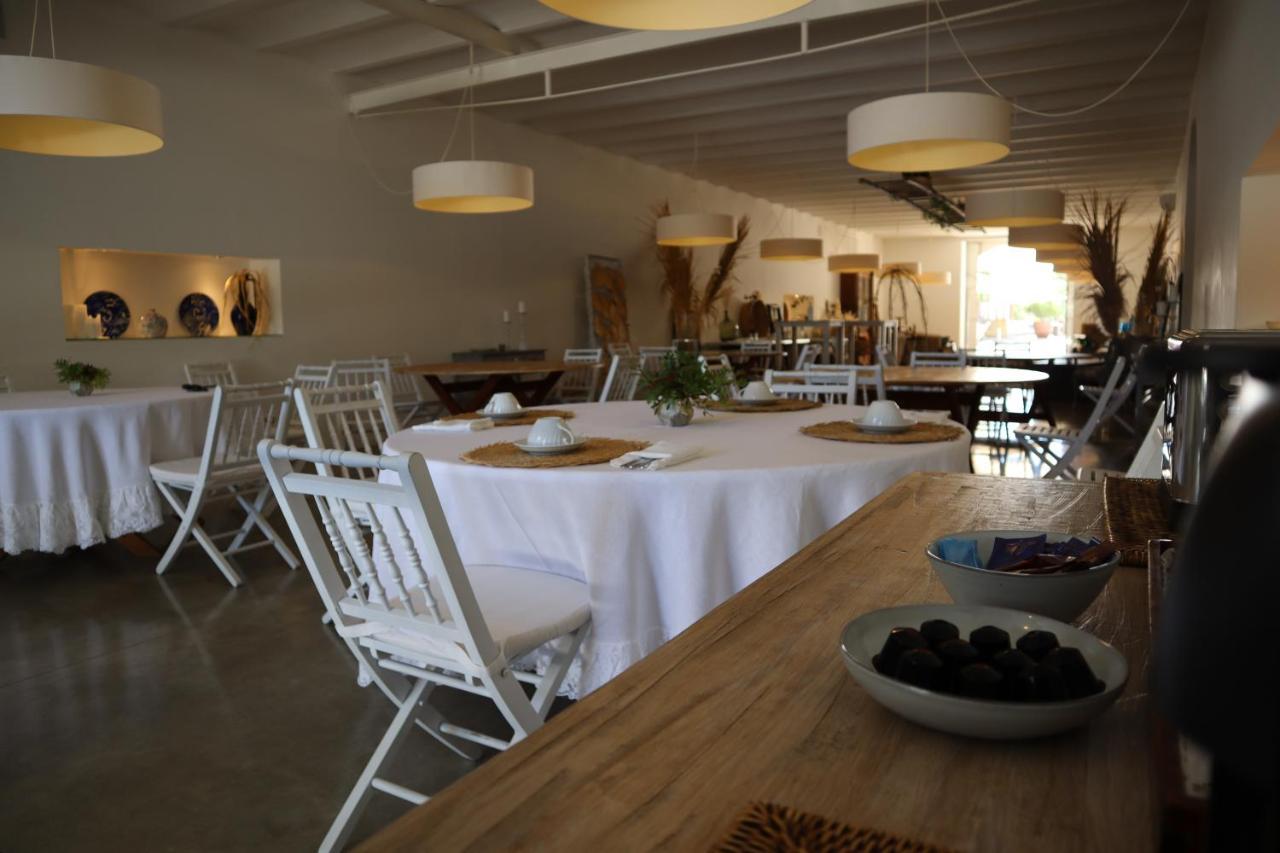 Os Agostos Bed & Breakfast Exterior photo